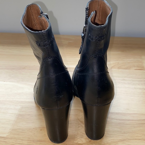 Frye Women's Parker Short Stacked Heel Bootie Ankle Boots Zipper Size 5 5 M - Picture 4 of 14
